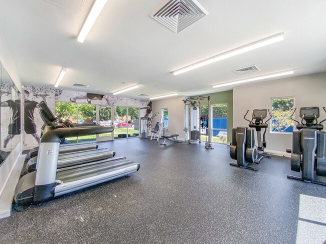 Building Photo - Castlebrook Apartments