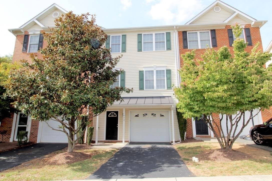 1430 Mountain Spring Lane, Harrisonburg, VA 22801 Townhome Rentals in Harrisonburg VA