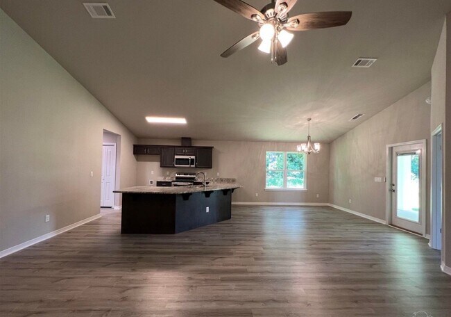 Building Photo - 4630 Santa Rosa Dr
