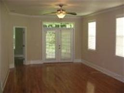 Building Photo - Beautiful Town Home In Summer Place