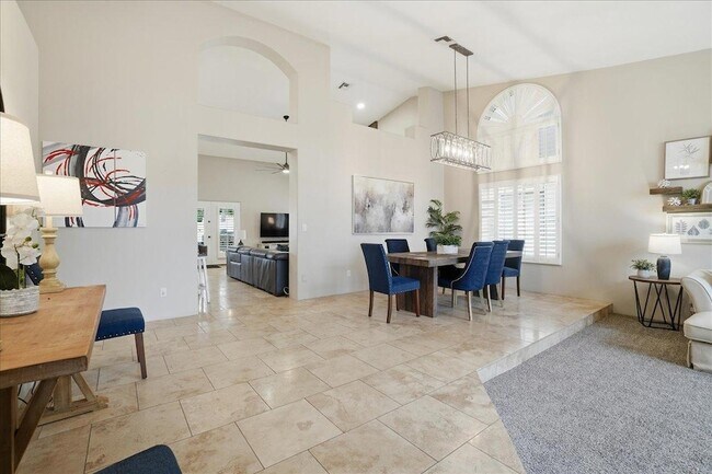 Foto del edificio - 1909 E Coral Tree Dr