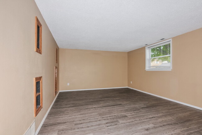 Building Photo - 6911 Candlewick Way