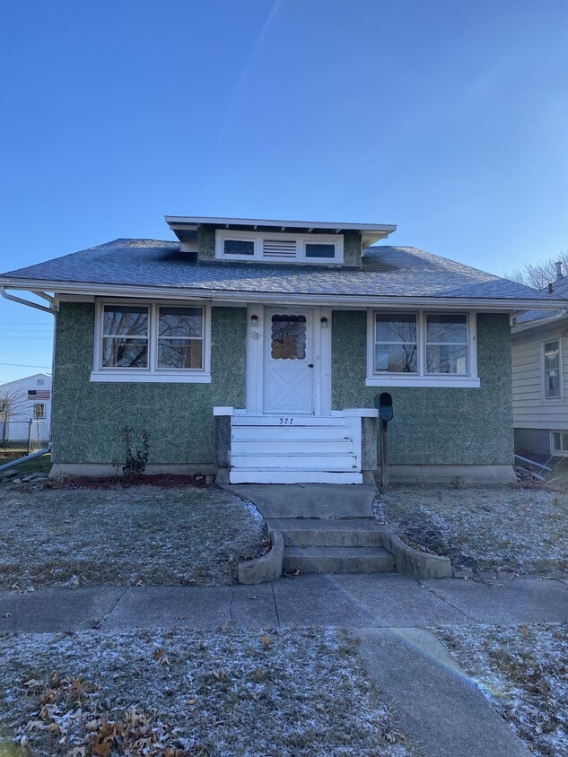 Primary Photo - 577 Irwin St