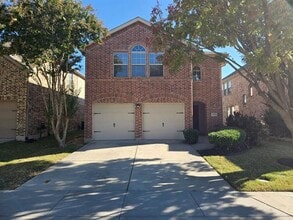 Building Photo - 1801 Willard Dr