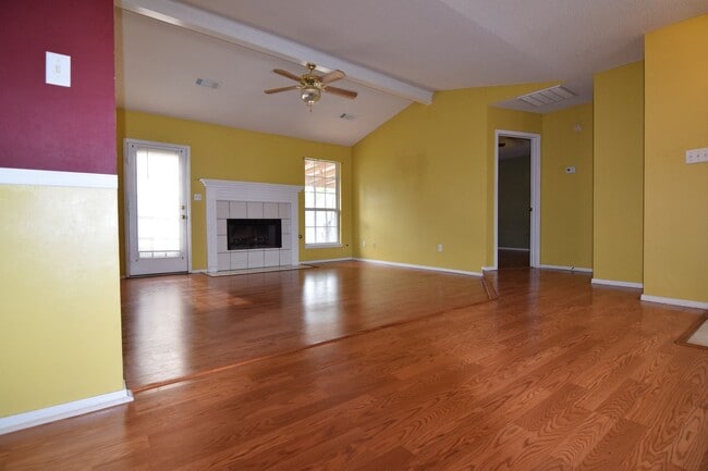 Building Photo - 2307 Onyx Cir