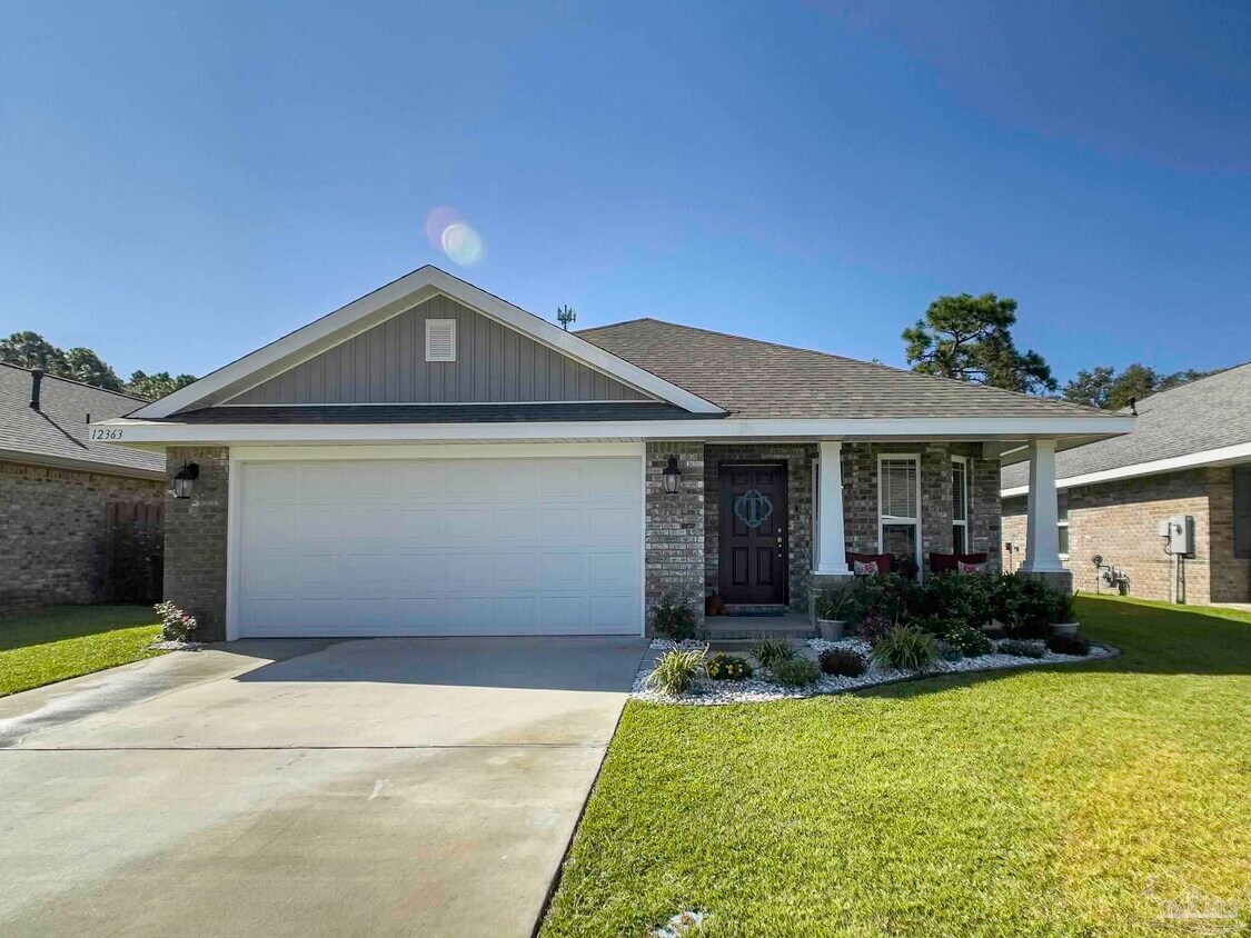 Primary Photo - 12363 Pinfish Rd