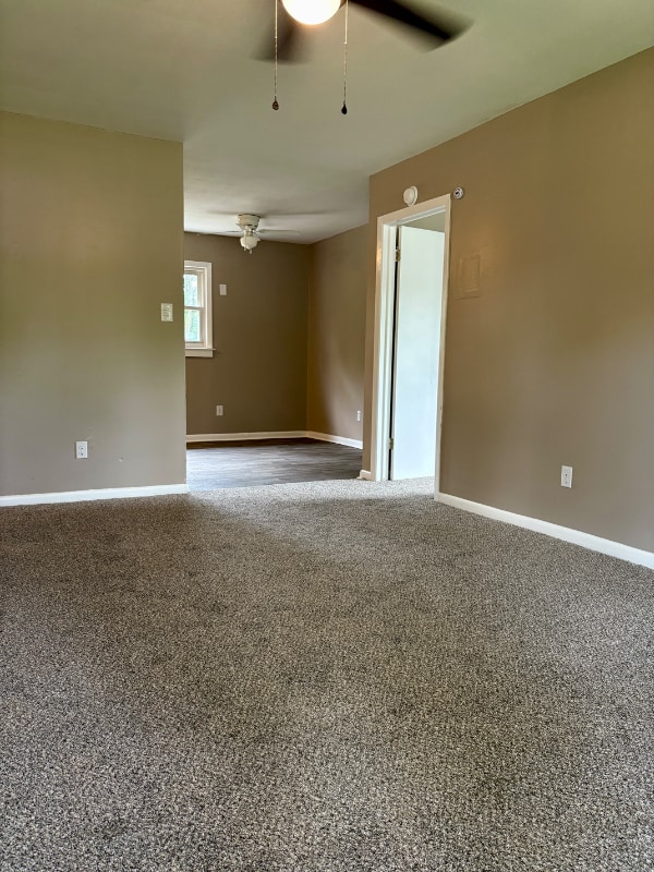 Building Photo - 3330 Karian Dr