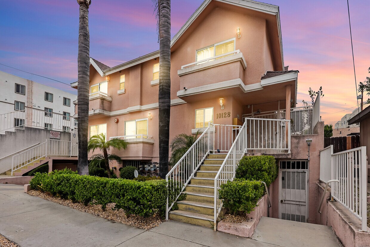 Foto principal - 10128 Hillhaven Ave