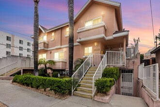 Building Photo - 10128 Hillhaven Ave