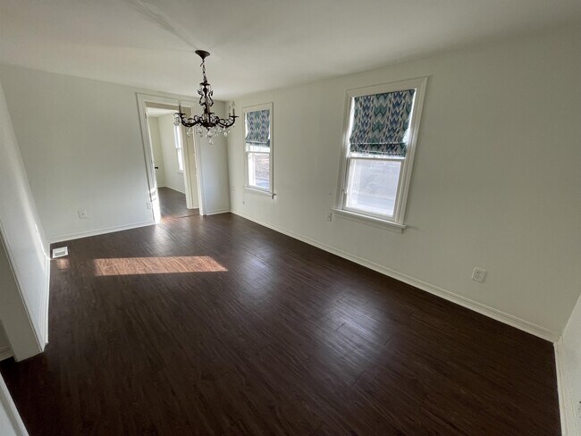 Building Photo - 2313 Dodson Ave