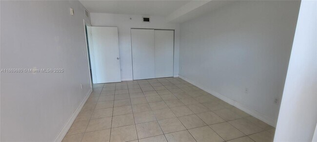 Foto del edificio - 2740 SW 28th Ter