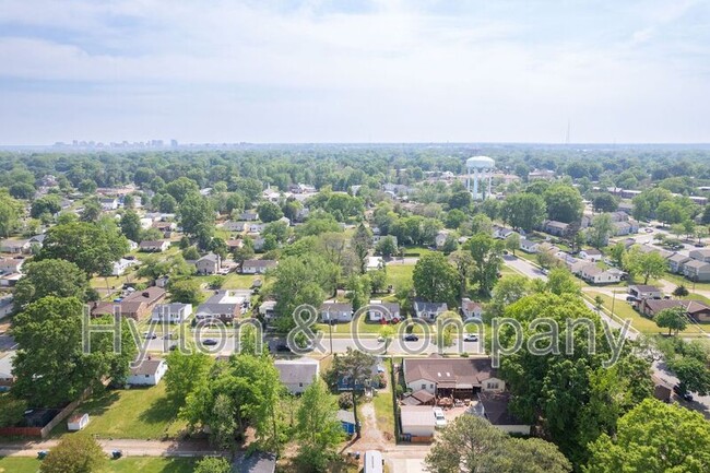 Foto del edificio - 817 Cheatwood Ave