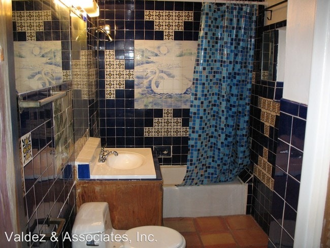Building Photo - 714 Baca St