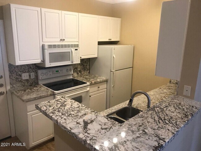 Foto del edificio - 1701 E Colter St