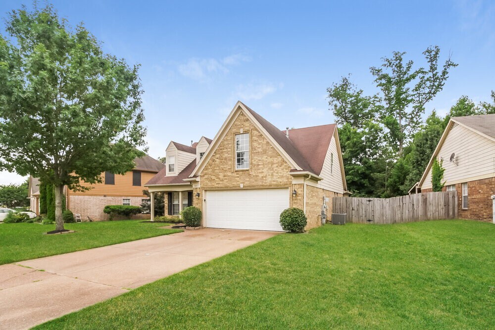 Primary Photo - 1401 Carlton Ridge Dr