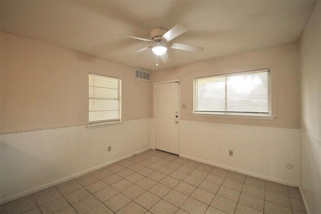 Foto del edificio - 5800 Eureka Dr