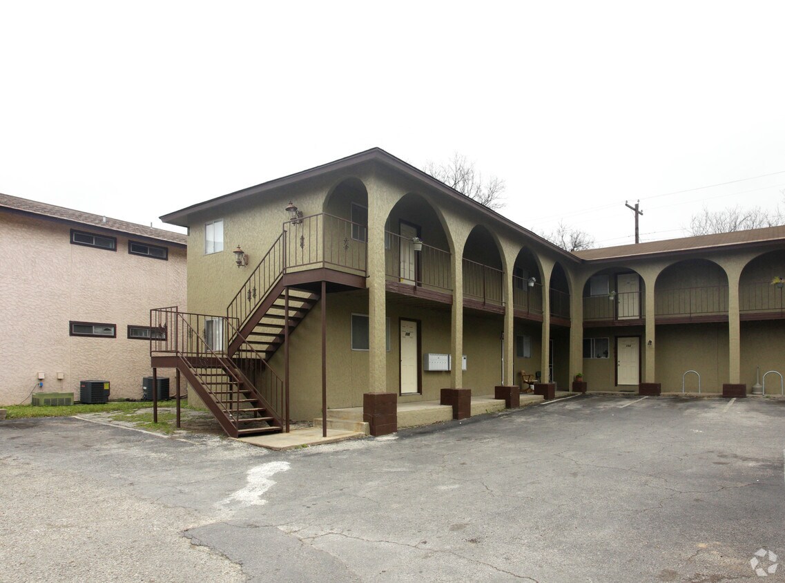 Foto del edificio - 2611 E Cesar Chavez St