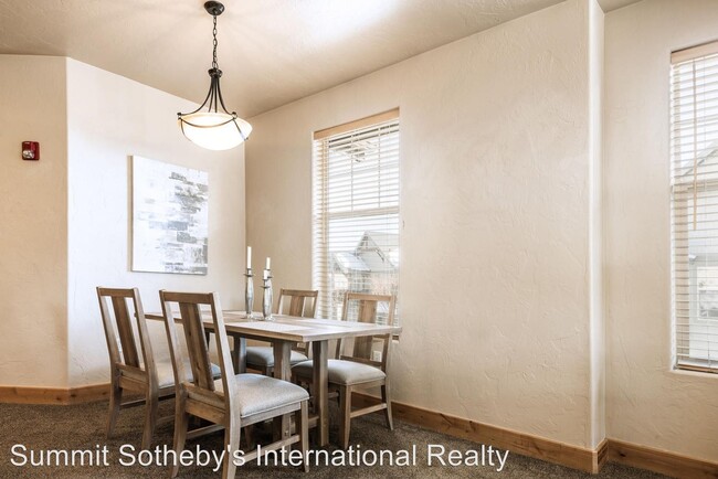 Foto del edificio - 1575 Fox Hollow Ln
