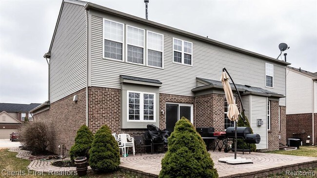 Foto del edificio - 48773 Bay Harbor Dr