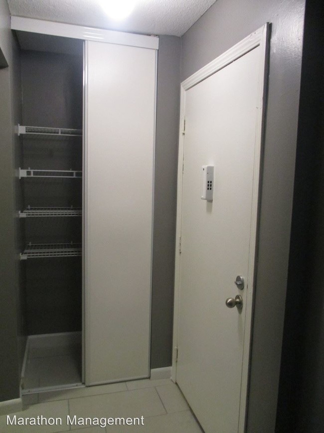 Foto del edificio - 7721 Chanhassen Rd