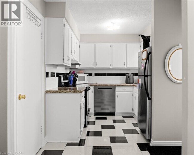 Photo du bâtiment - 58B SHORT Street Unit# Upper