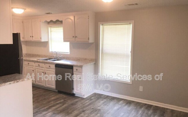 Foto del edificio - 3161 W Lombard St