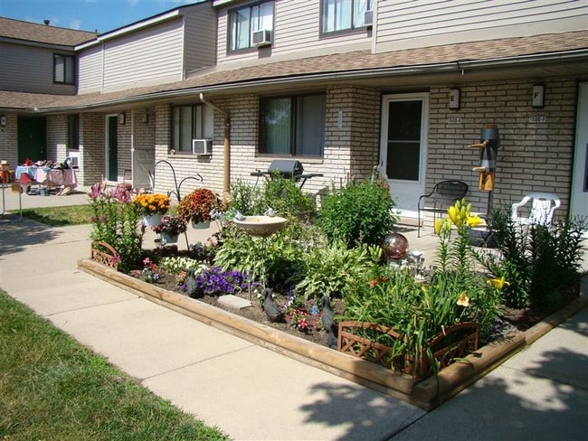 Building Photo - 1600 Park Ct