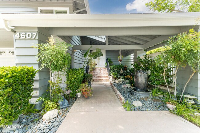 Building Photo - 4607 Club View Dr