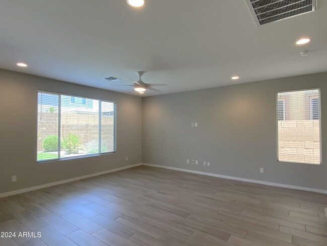 Building Photo - 3544 E Sands Dr