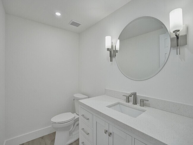 Foto del edificio - 830 Greensward Ct