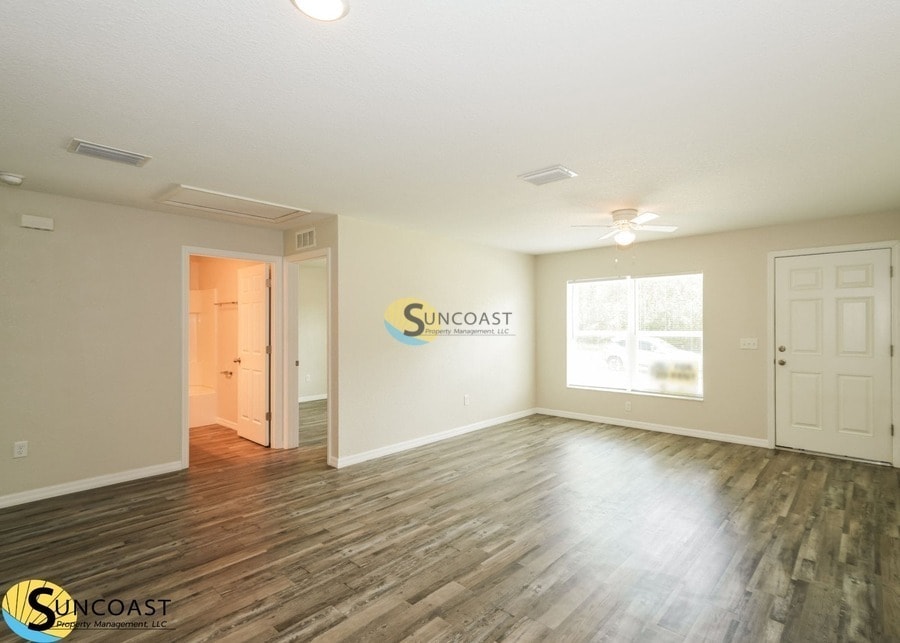 Foto principal - 36 Walnut Rd