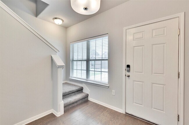 Foto del edificio - 124 Thelonious Dr