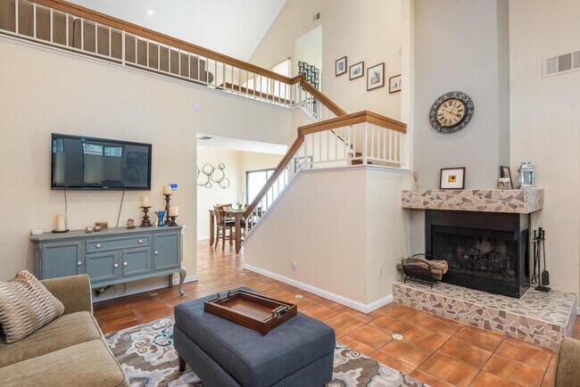 Foto del edificio - 4864 Sawyer Ave