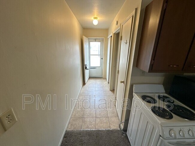 Building Photo - 122 W William Dr