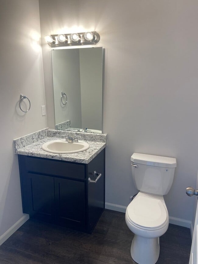Building Photo - *Pre-leasing* Three Bedroom | Two and a Ha...