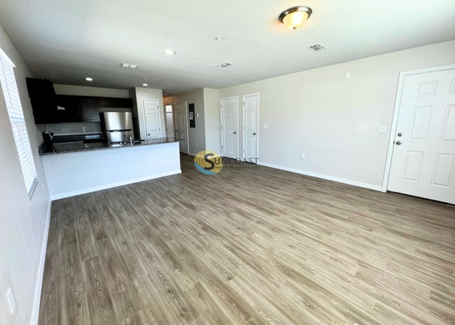Building Photo - 7637 Mailes Ct