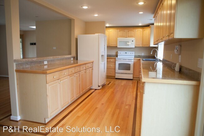 Building Photo - 4 br, 3 bath House - 2400 SW 308th Pl