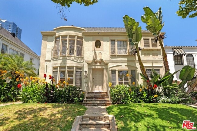 Building Photo - 9945 Robbins Dr