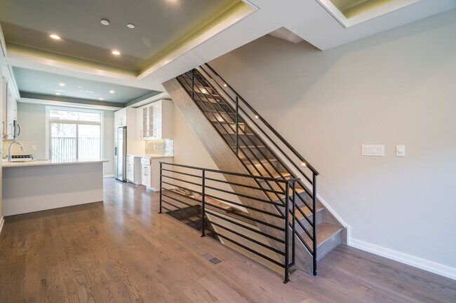 Building Photo - 2228 Kimball St
