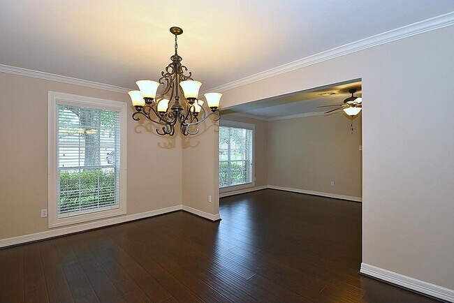 Building Photo - 5026 Park Plaza Dr