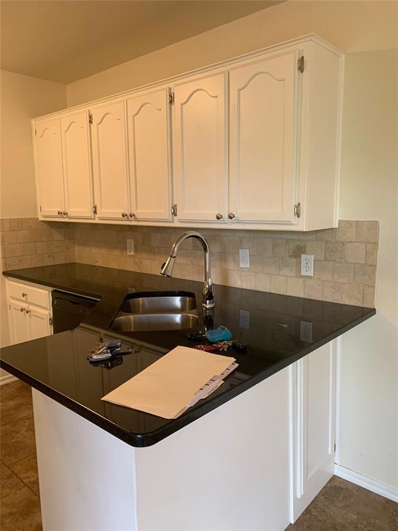 Foto del edificio - 2514 Lakecrest Dr