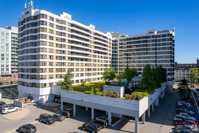 Building Photo - Aldebrain Tower