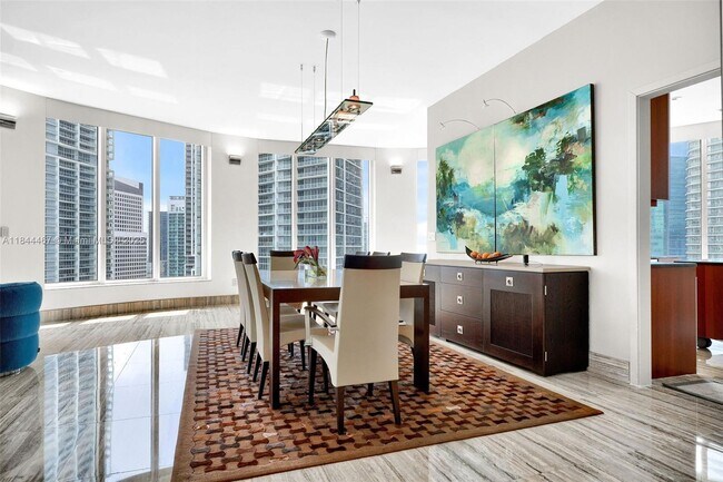 Foto del edificio - 901 Brickell Key Blvd