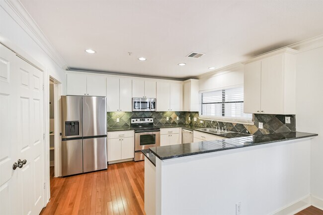 Foto del edificio - 1342 Rutland St