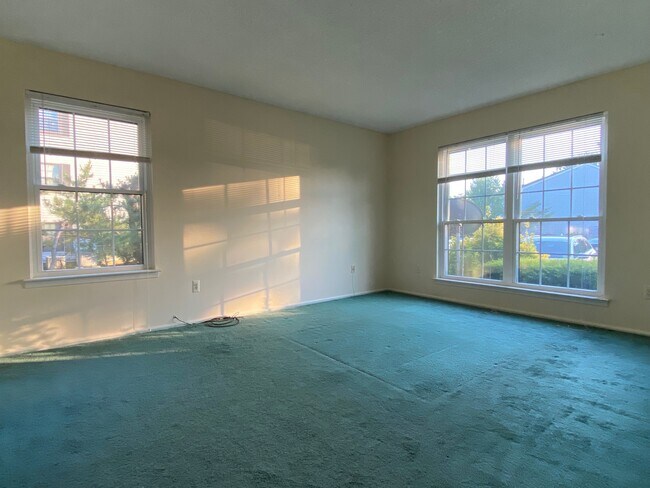 Foto del edificio - 312 Bromley Pl