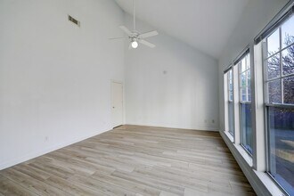 Building Photo - 1401 Castle Ct