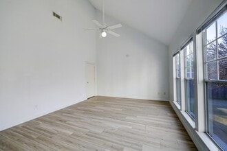 Building Photo - 1401 Castle Ct