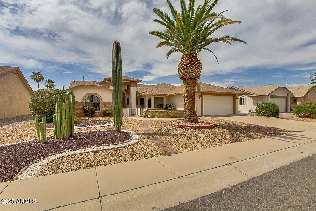 Foto principal - 13820 W Oak Glen Dr