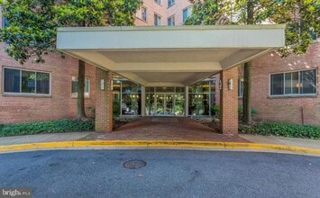 Building Photo - 3000 Spout Run Pkwy