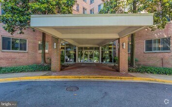 Building Photo - 3000 Spout Run Pkwy